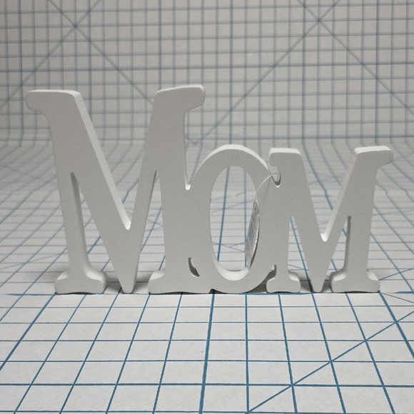 Darice White 'Mom' Tabletop Sign 10" X 6" X 3/4" NWT - Picture 1 of 6